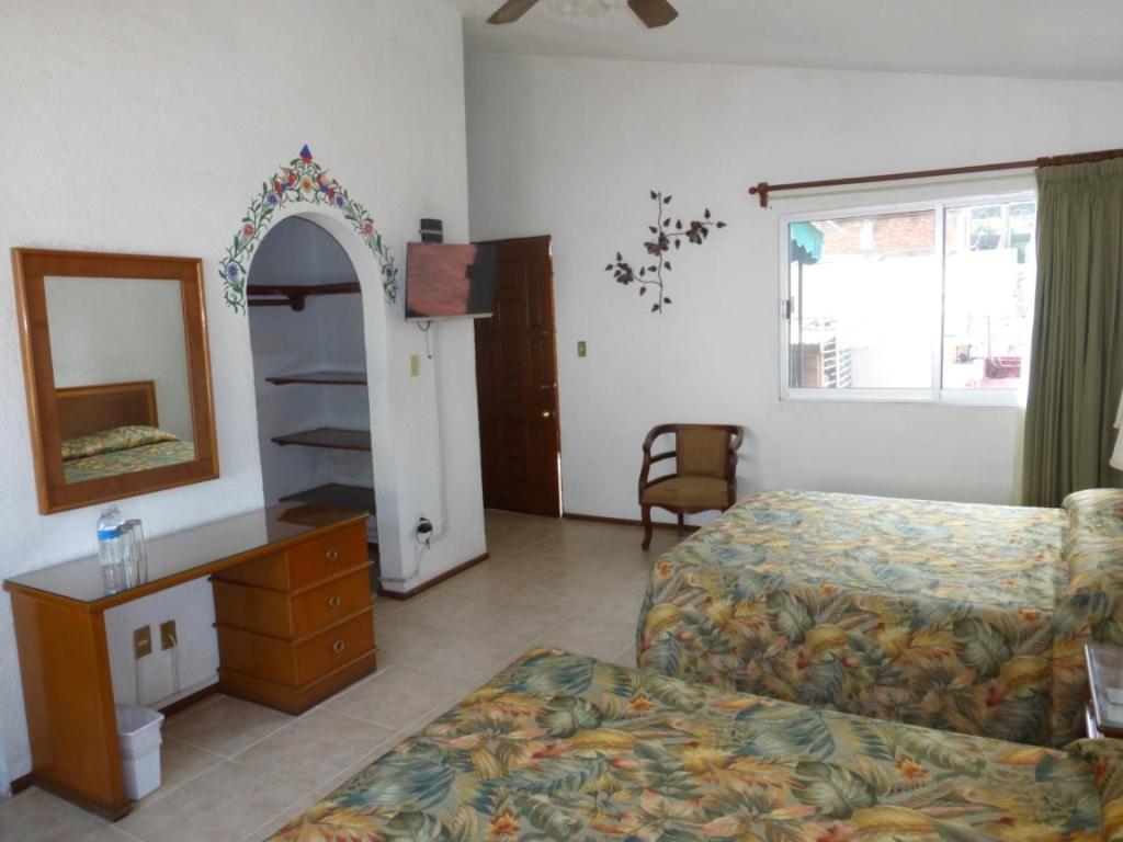 Hotel Bajo El Volcan Куэрнавака Экстерьер фото