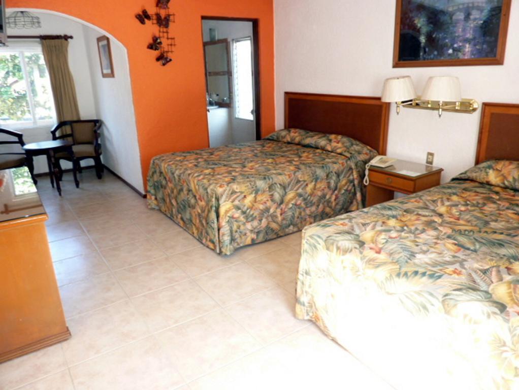 Hotel Bajo El Volcan Куэрнавака Экстерьер фото