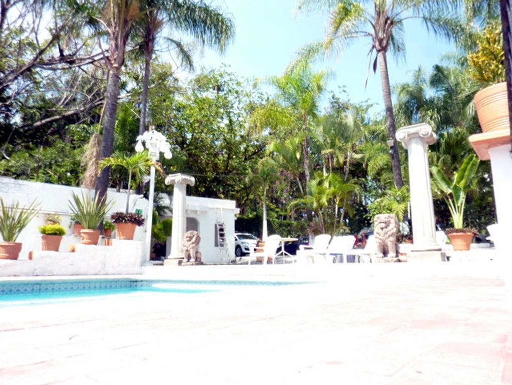 Hotel Bajo El Volcan Куэрнавака Экстерьер фото
