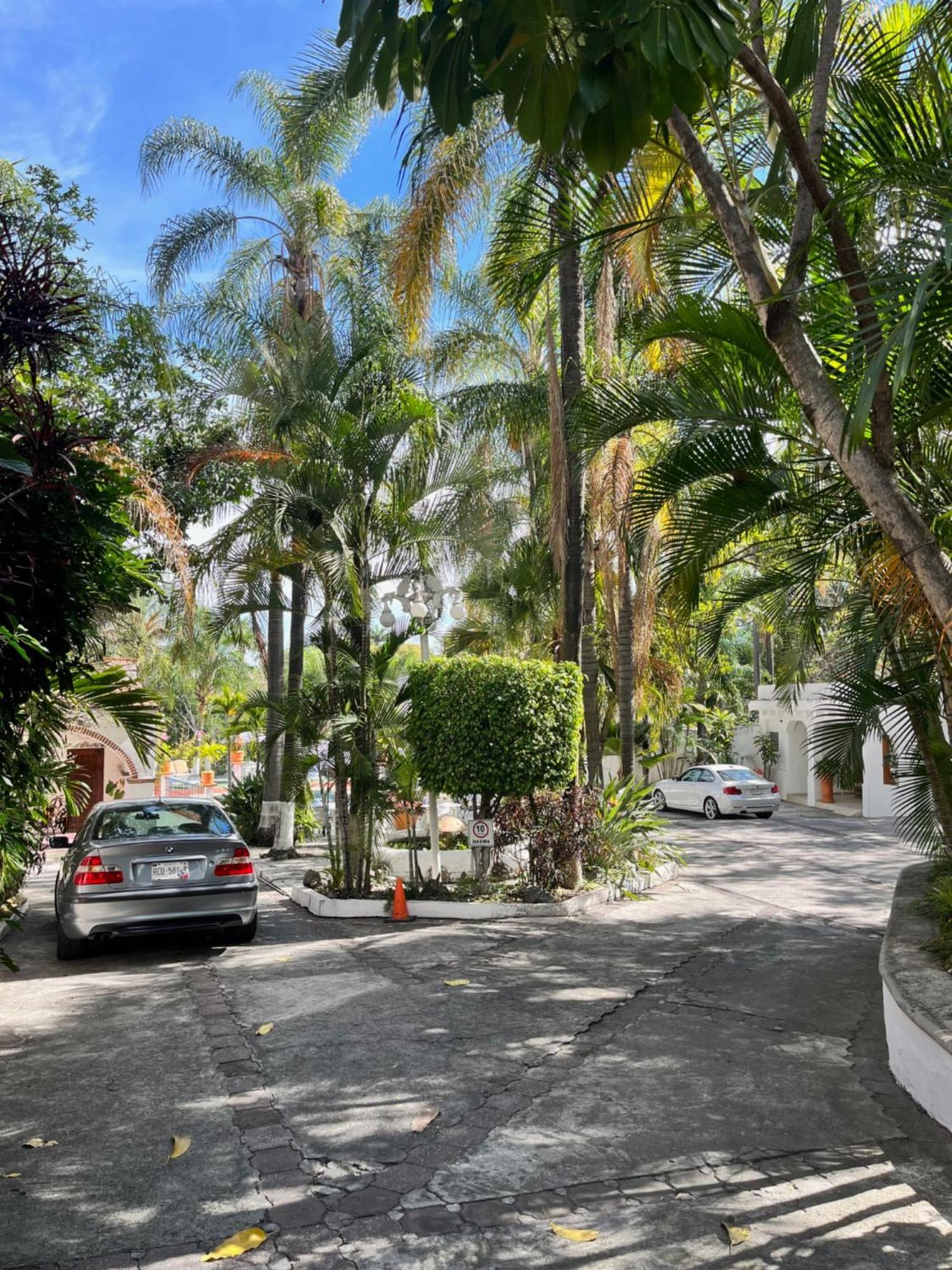 Hotel Bajo El Volcan Куэрнавака Экстерьер фото